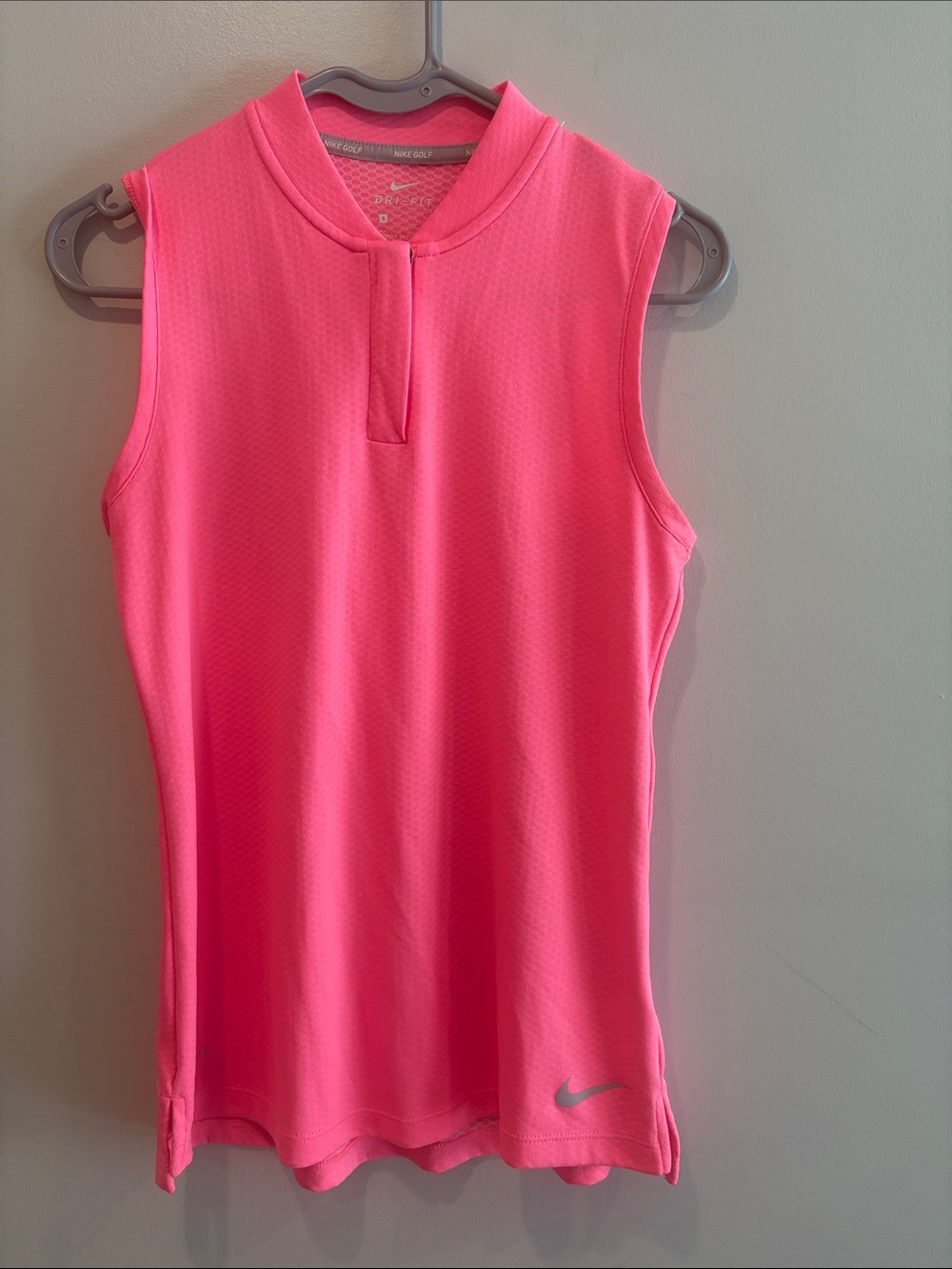 Nike Bright Pink Sleeveless Golf Tank Top ptp 18 length 25